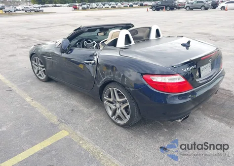 2015 Mercedes-Benz Slk 250 z USA, uszkodzony, nr VIN WDDPK4HA9FF100610